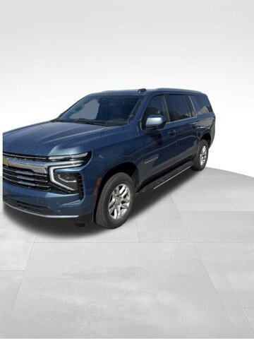 Used 2025 Chevrolet Suburban LT RWD image 4
