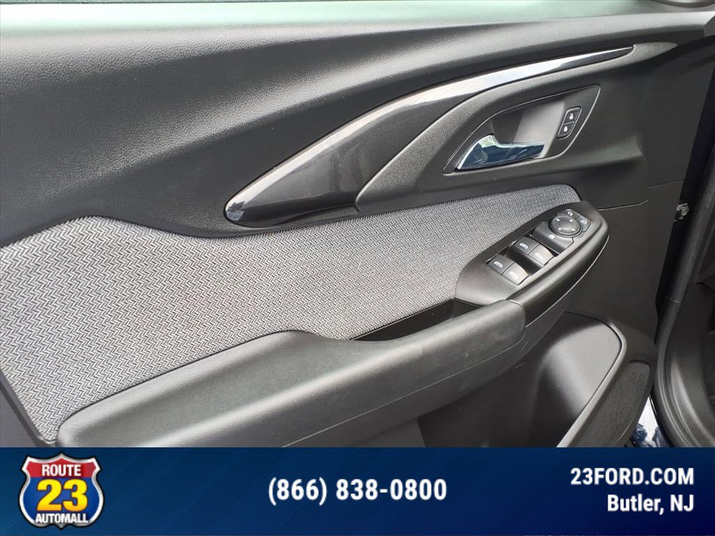 Used 2021 Chevrolet TrailBlazer LT w/ Convenience Package image 11