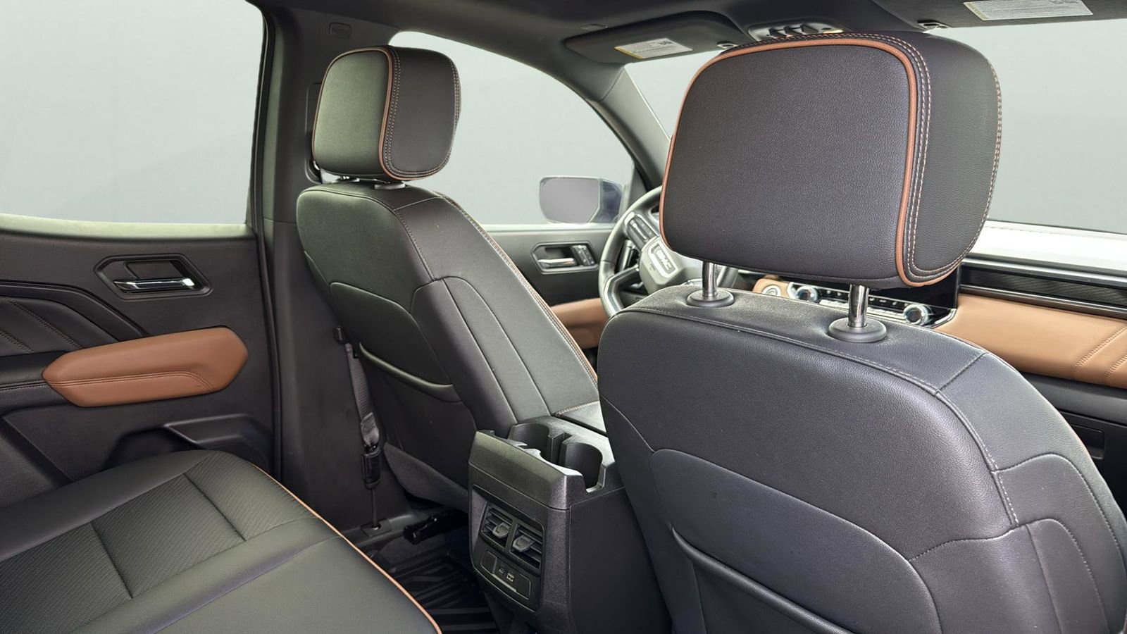 Used 2023 GMC Canyon AT4 w/ AT4 Premium Package image 27