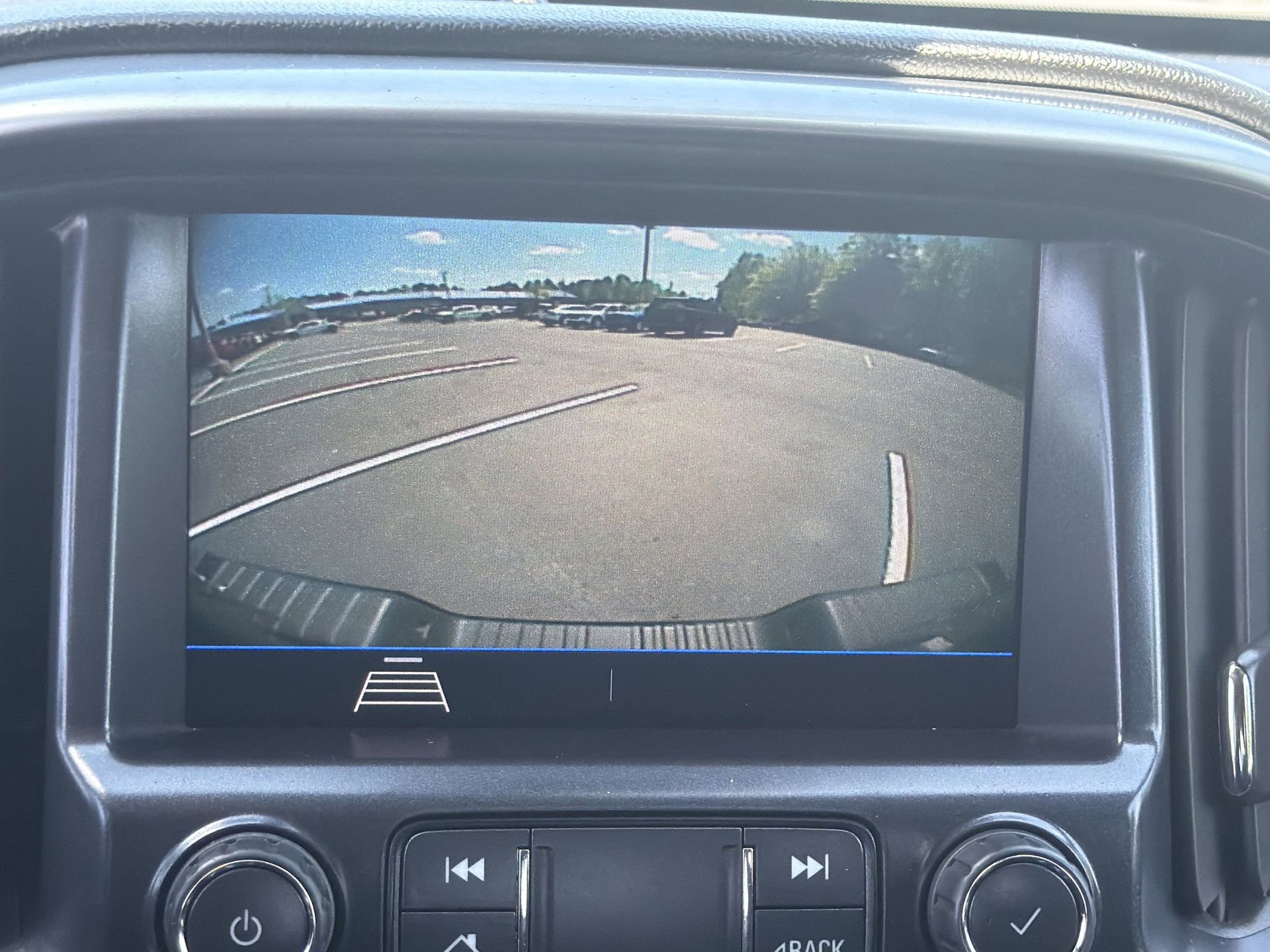 Used 2022 Chevrolet Colorado LT w/ Fleet Safety Package image 10