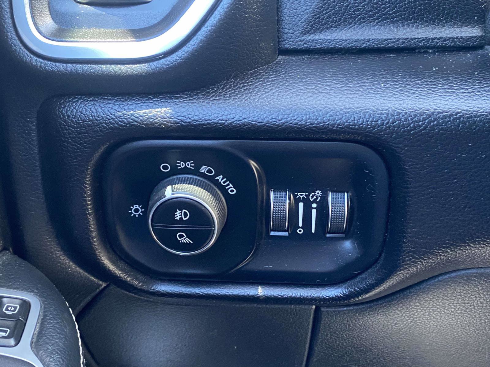 Used 2024 RAM 2500 Laramie w/ Safety Group AWD/4WD image 19
