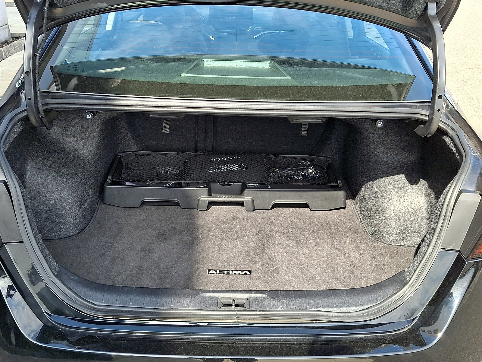 Used 2024 Nissan Altima 2.5 SR w/ SR Premium Package image 29