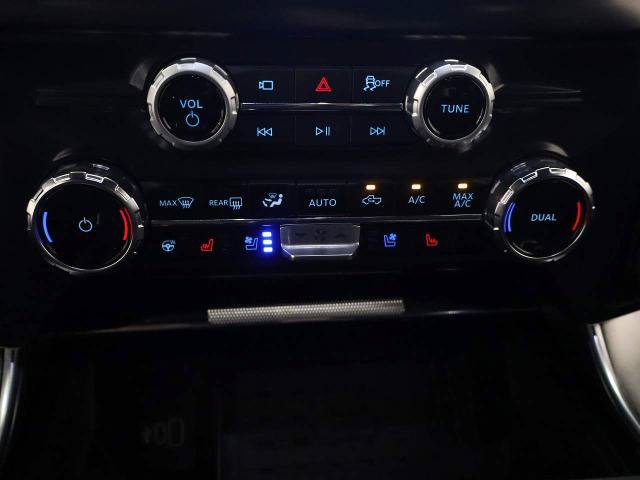 Certified 2025 Ford F150 Platinum w/ FX4 Off-Road Package AWD/4WD image 9