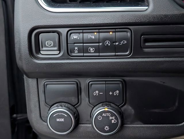 Used 2022 Chevrolet Suburban RST w/ Luxury Package image 26