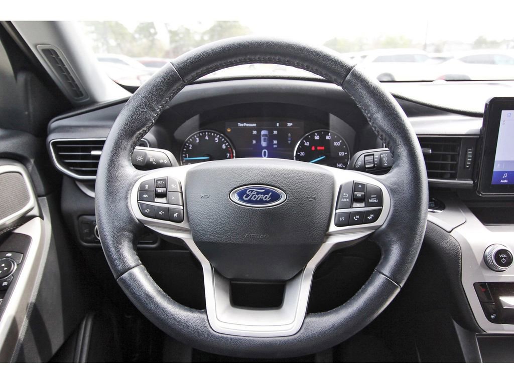 Certified 2022 Ford Explorer XLT w/ Equipment Group 202A image 15