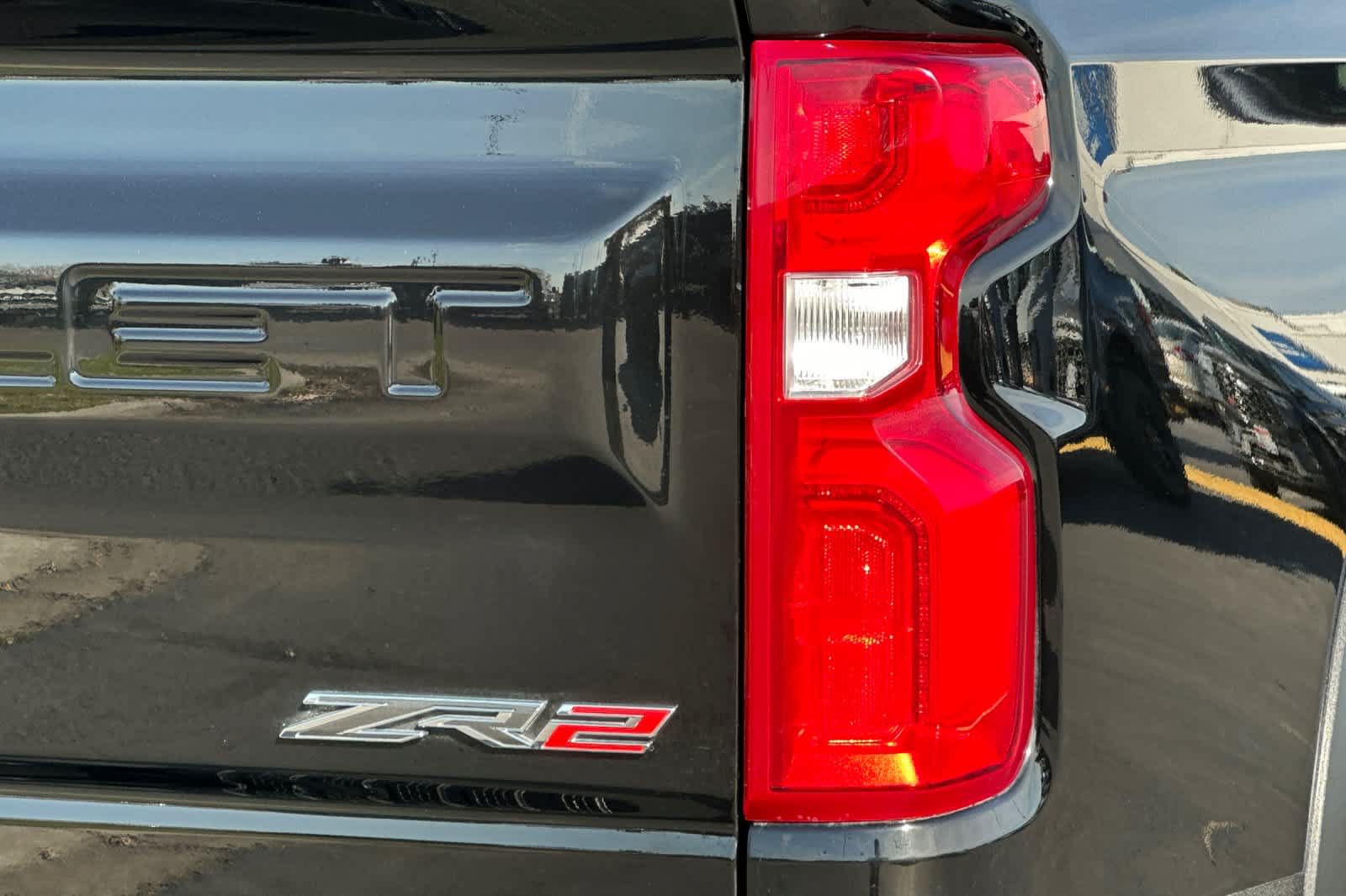 Used 2022 Chevrolet Silverado 1500 ZR2 w/ Technology Package AWD/4WD image 26