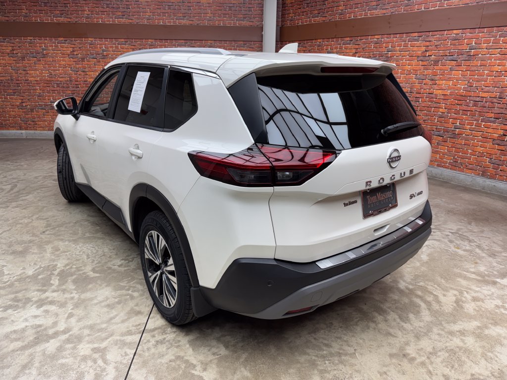 Used 2023 Nissan Rogue SV w/ SV Premium B Package AWD/4WD image 2