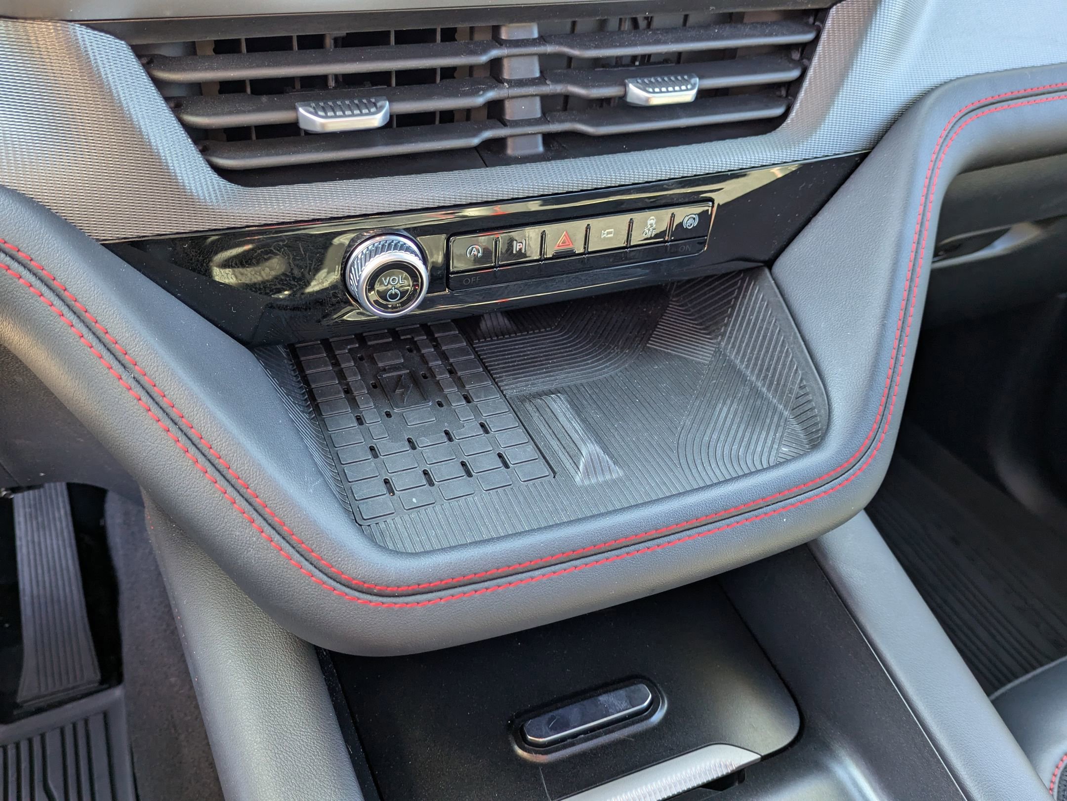 Certified 2025 Ford Explorer ST image 24