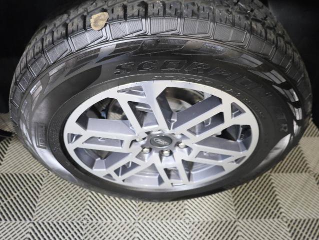 Certified 2025 Ford Expedition Active AWD/4WD image 32