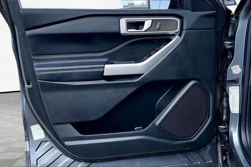 Certified 2021 Ford Explorer XLT w/ Equipment Group 202A image 23
