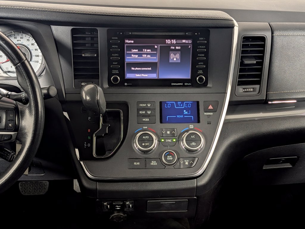 Used 2019 Toyota Sienna SE FWD image 15