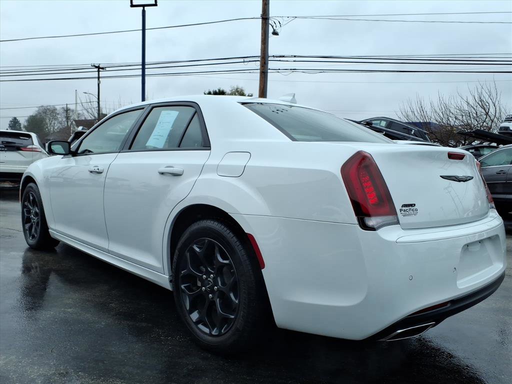 Used 2023 Chrysler 300 Touring L w/ Popular Equipment Group image 3