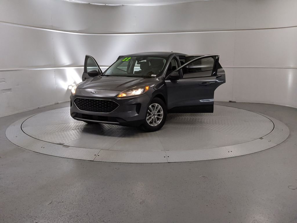 Certified 2022 Ford Escape SE image 2