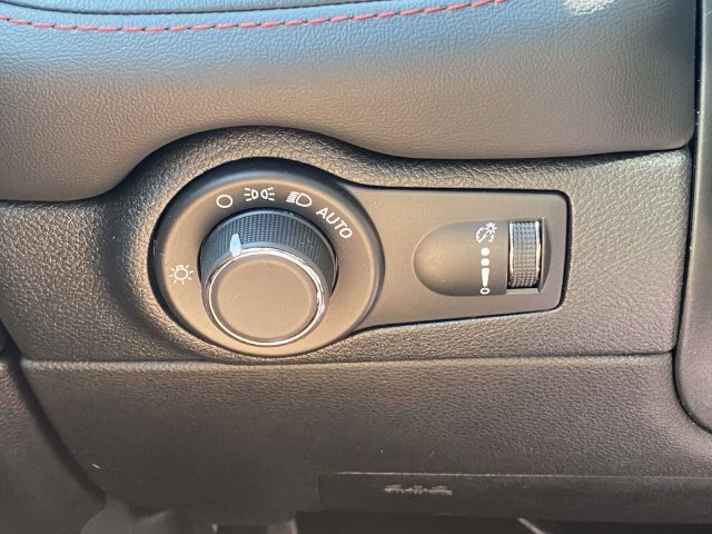 Used 2025 Dodge Durango GT RWD image 19