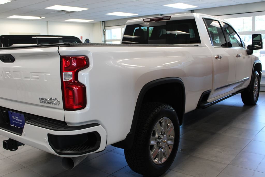 Used 2024 Chevrolet Silverado 3500 High Country w/ High Country Premium Package AWD/4WD image 5