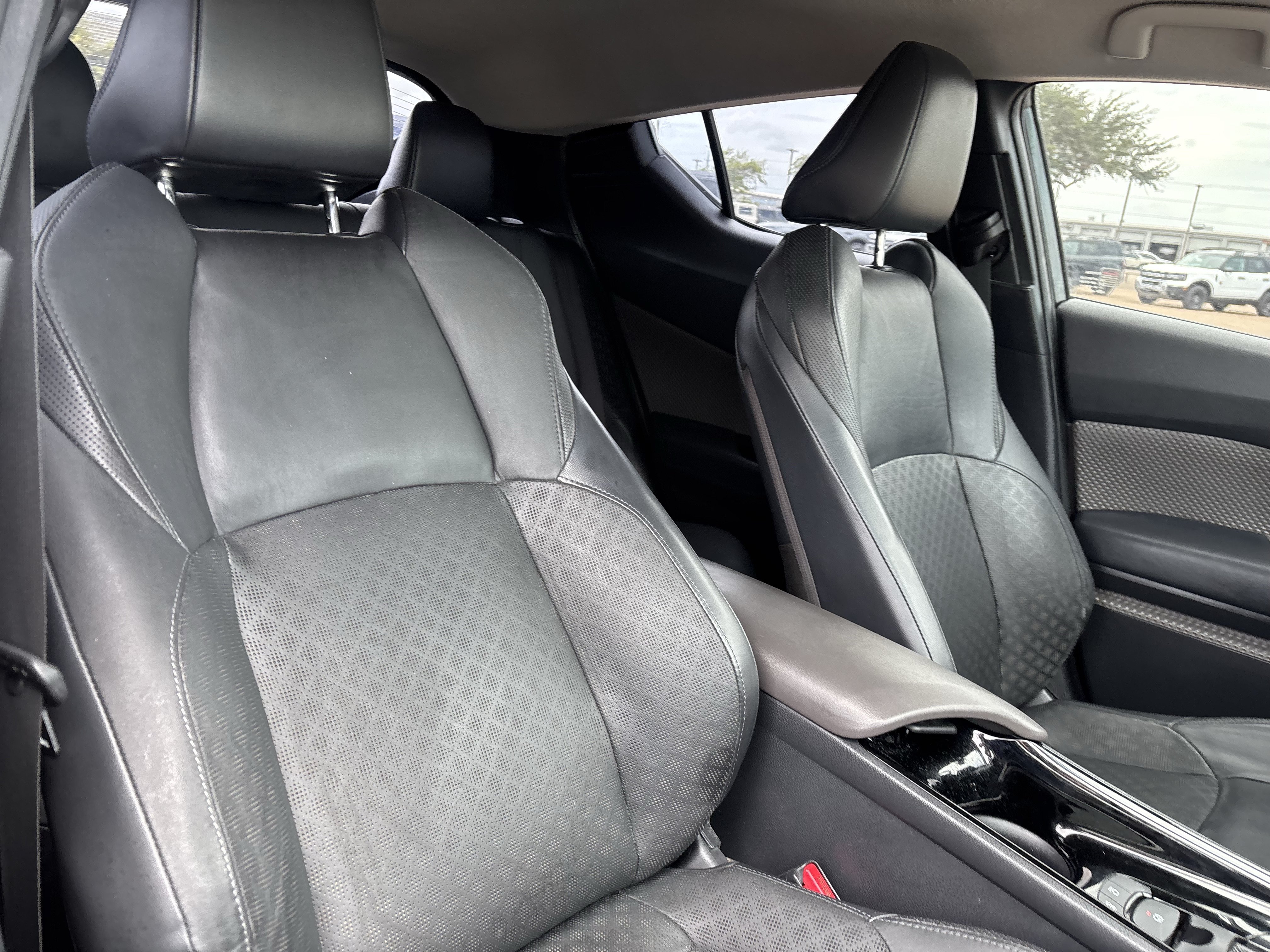 Used 2021 Toyota C-HR Limited FWD image 26