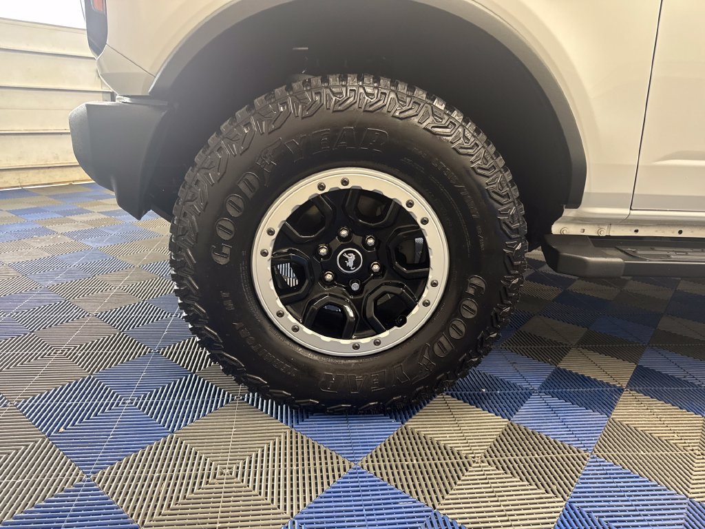 Certified 2022 Ford Bronco Outer Banks w/ Sasquatch Package AWD/4WD image 32