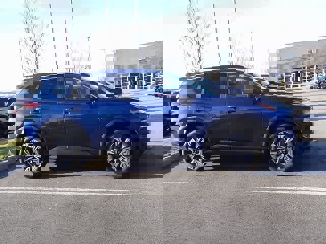 Used 2023 Nissan Rogue SV image 4