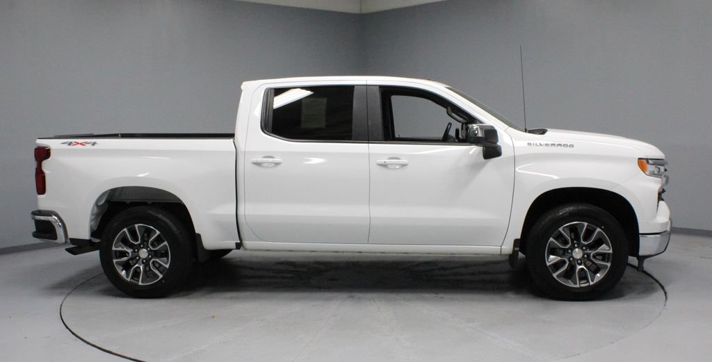 Used 2023 Chevrolet Silverado 1500 LT AWD/4WD image 12