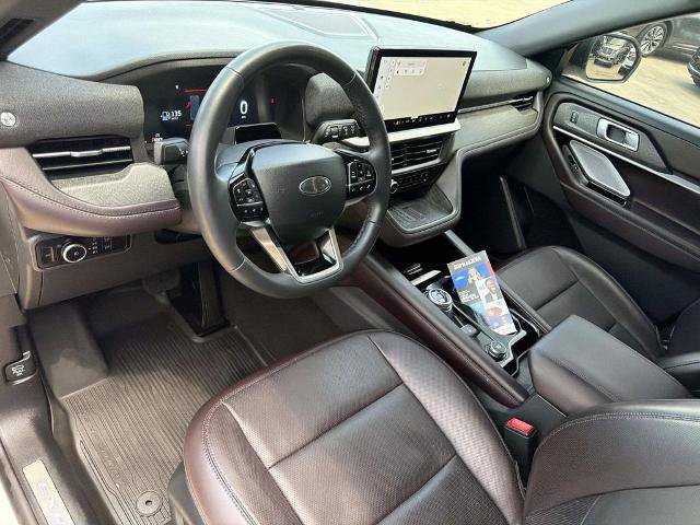 Certified 2025 Ford Explorer Platinum RWD image 21