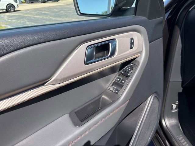 Certified 2025 Ford Explorer Active image 19