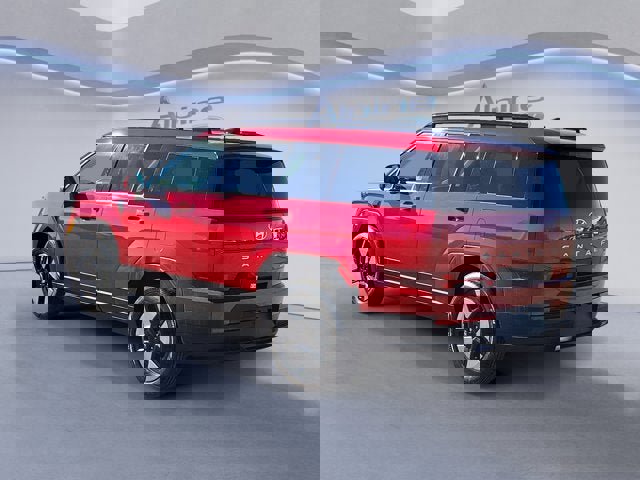 Used 2025 Hyundai Santa Fe SEL image 3