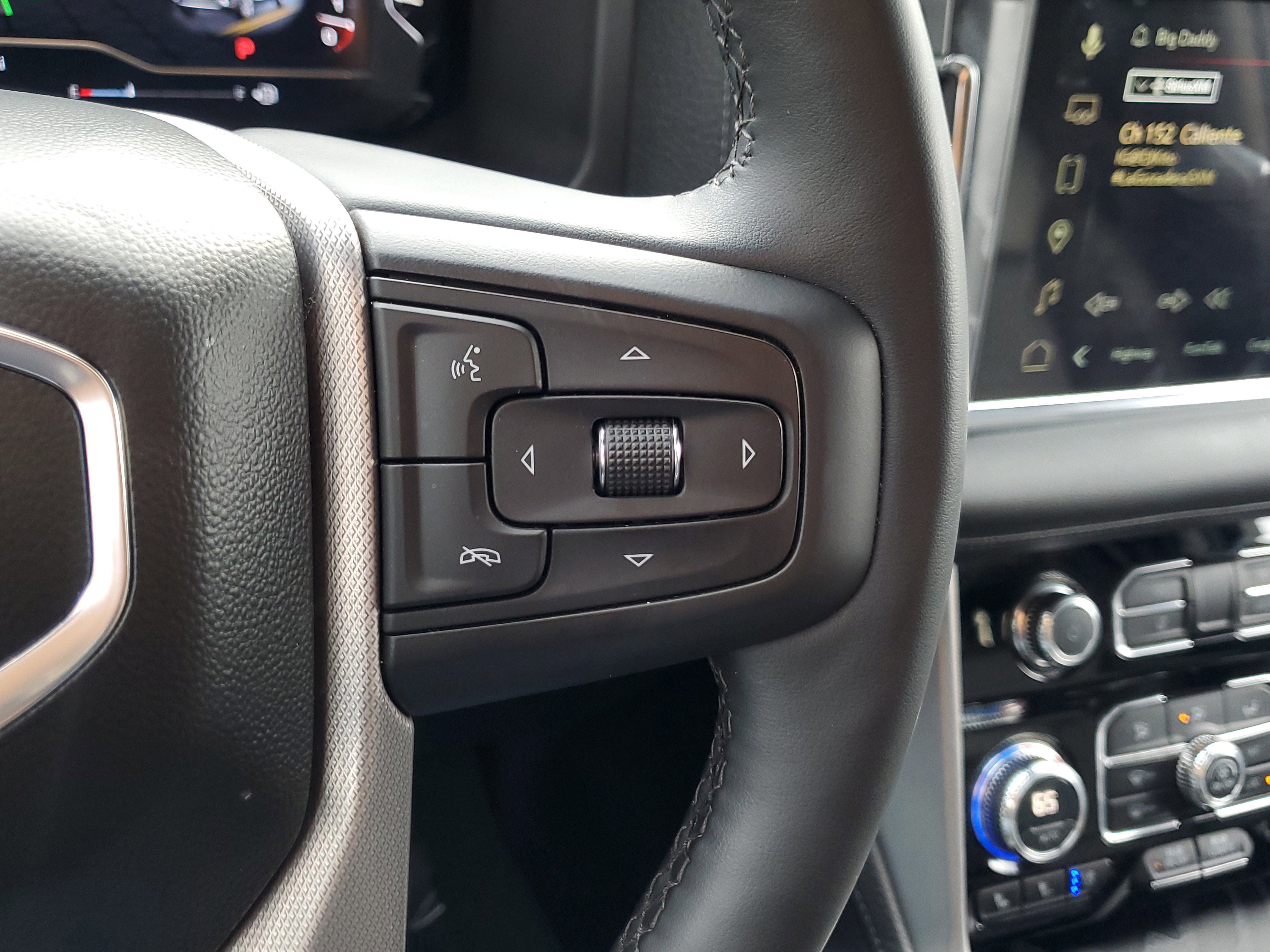 Used 2023 GMC Yukon XL Denali image 25