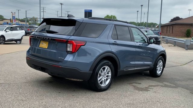 Certified 2025 Ford Explorer Active AWD/4WD image 9