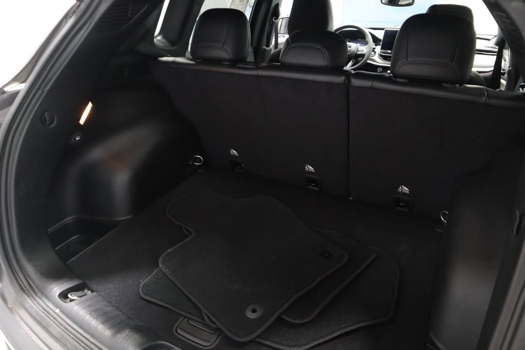 Used 2023 Jeep Compass Limited image 16