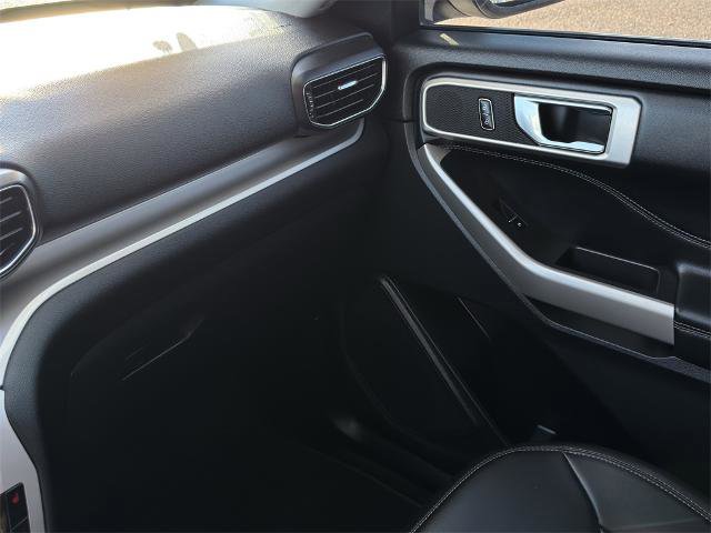 Certified 2022 Ford Explorer XLT w/ Equipment Group 202A image 30