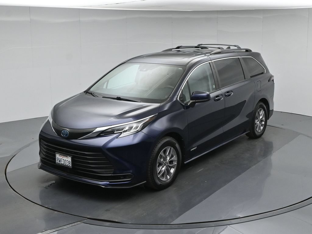 Used 2021 Toyota Sienna LE w/ LE Plus Package FWD image 41