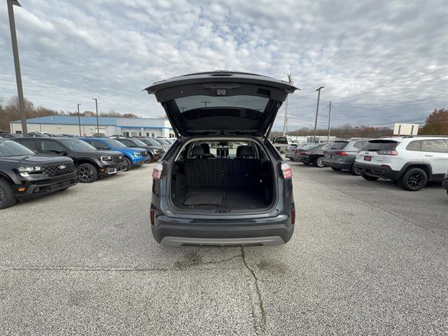 Certified 2022 Ford Edge SEL w/ Convenience Package image 6