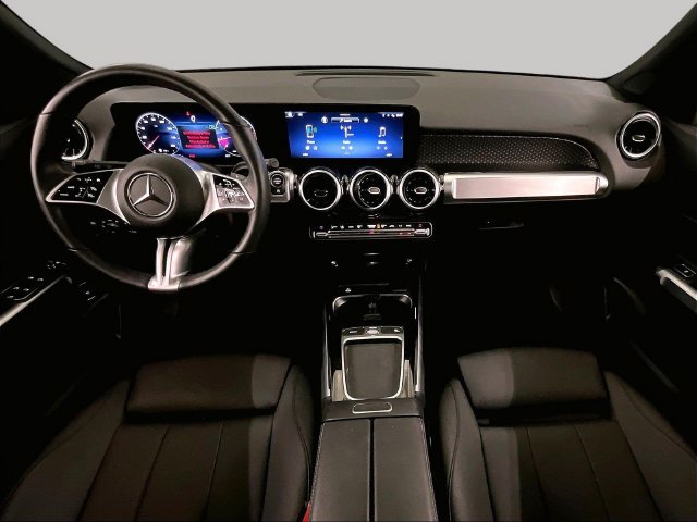 Used 2026 Mercedes-Benz GLB 250 4MATIC image 14
