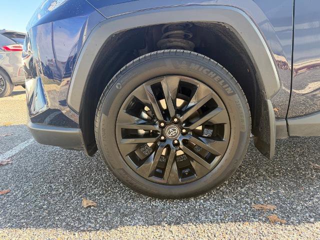 Used 2020 Toyota RAV4 XLE Premium image 23