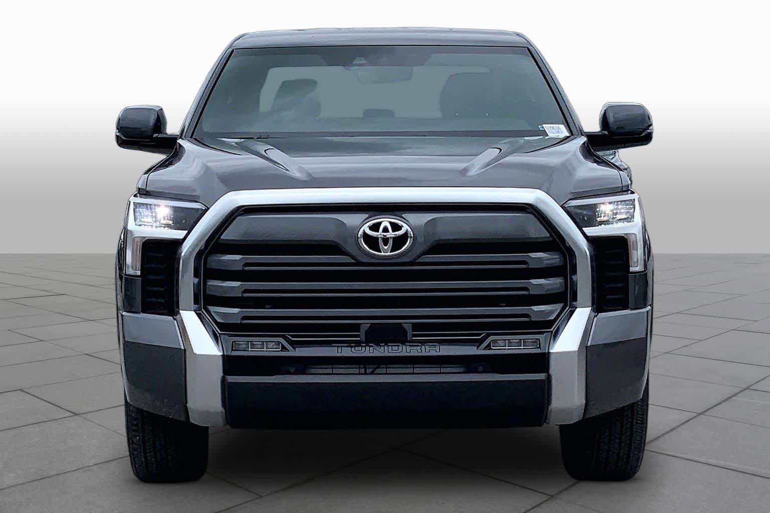 Used 2025 Toyota Tundra Limited AWD/4WD image 4
