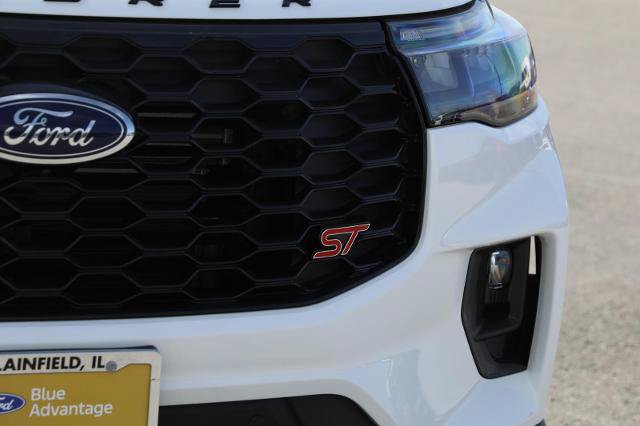 Certified 2025 Ford Explorer ST AWD/4WD image 4