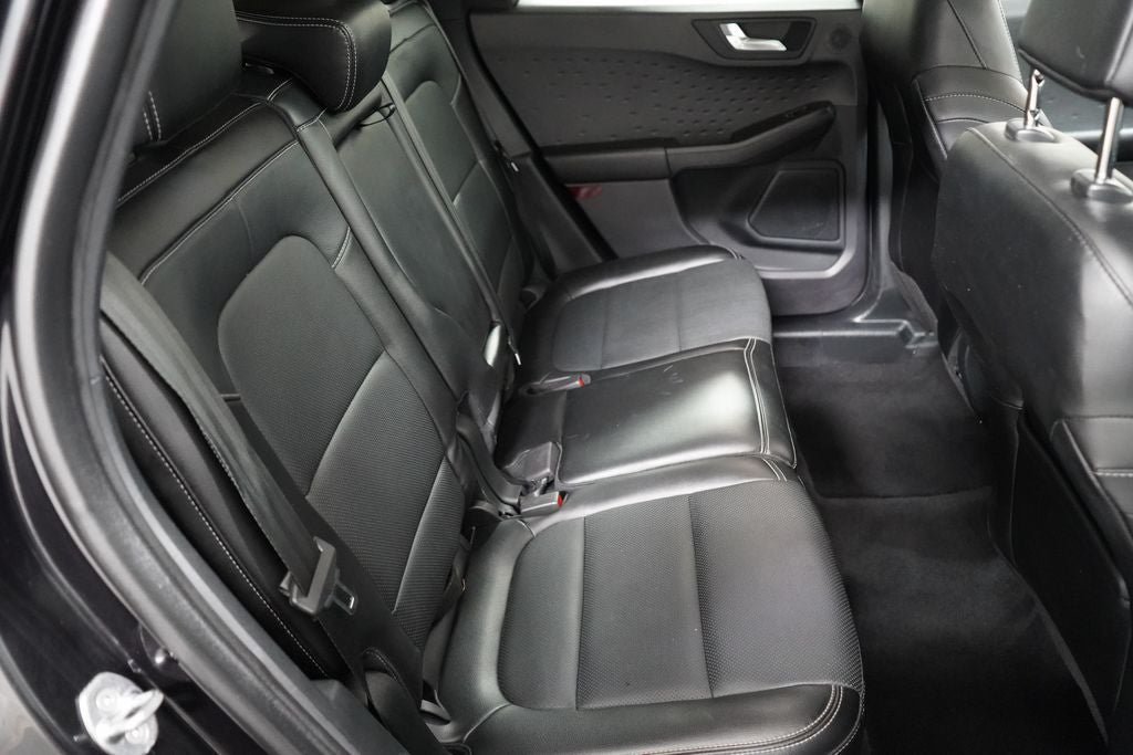 Certified 2020 Ford Escape Titanium AWD/4WD image 30
