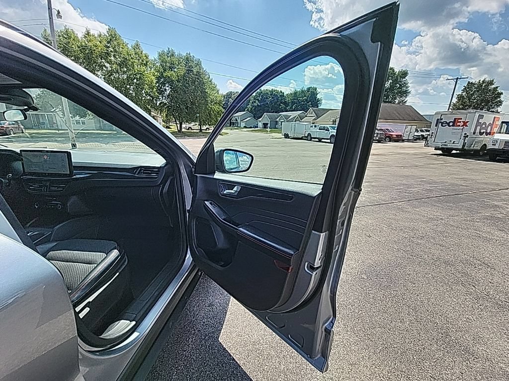 Certified 2023 Ford Escape ST-Line AWD/4WD image 15