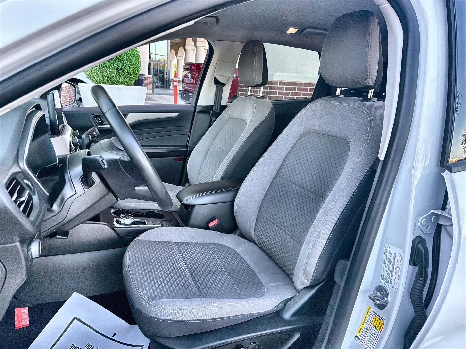 Certified 2022 Ford Escape SE w/ SE Sport Appearance Package FWD image 11