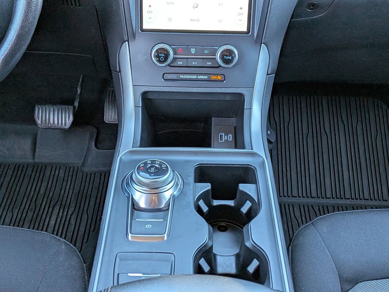 Certified 2022 Ford Edge SE w/ Black Appearance Package image 21