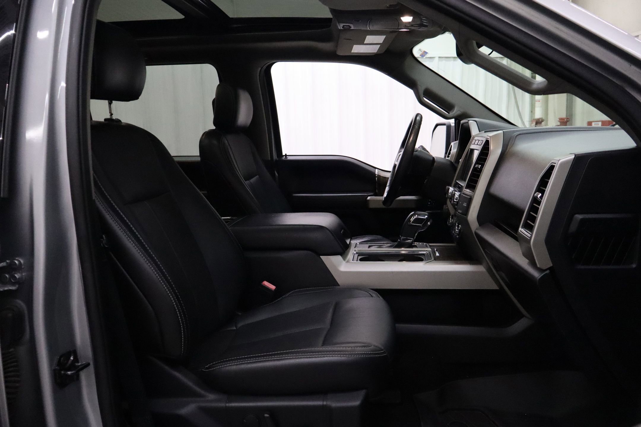 Certified 2020 Ford F150 Lariat image 29