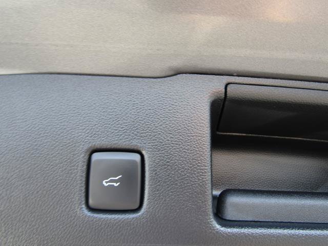 Certified 2022 Ford Escape SE w/ SE Sport Appearance Package AWD/4WD image 12