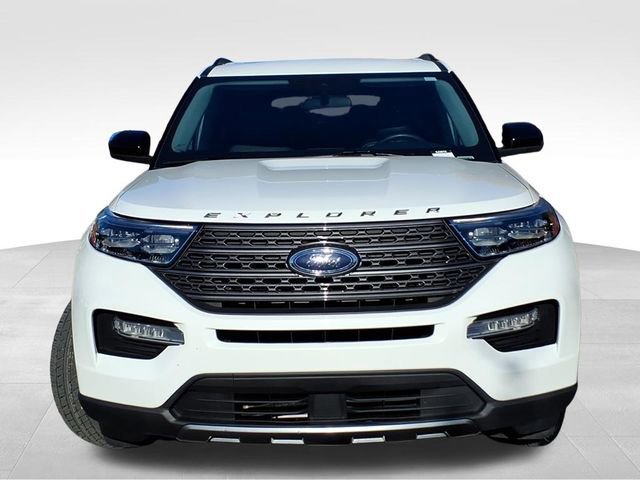 Certified 2023 Ford Explorer XLT w/ Equipment Group 202A image 9