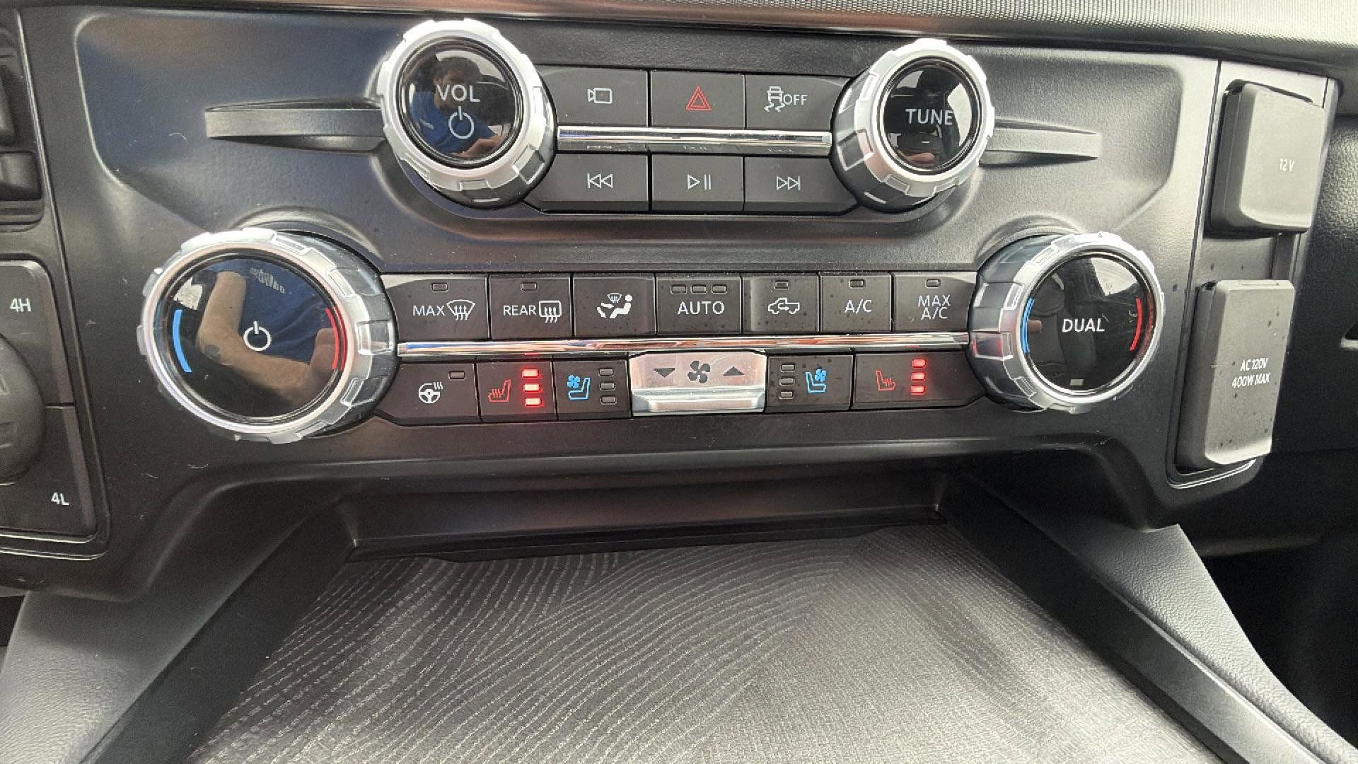 Certified 2025 Ford F250 Platinum image 26