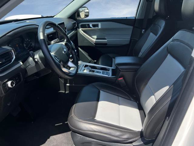 Certified 2023 Ford Explorer XLT w/ Equipment Group 202A RWD image 10
