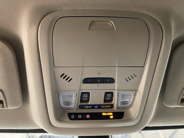 Used 2017 GMC Acadia Denali w/ Technology Package AWD/4WD image 40
