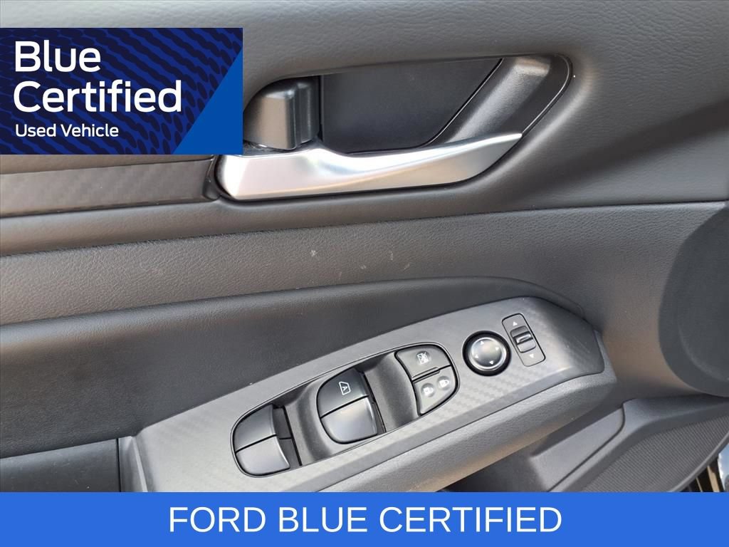 Used 2024 Nissan Altima 2.5 SV FWD image 23