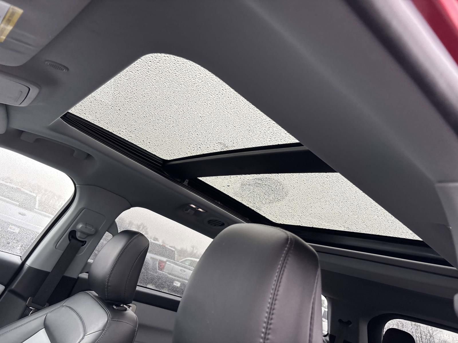 Certified 2022 Ford Explorer XLT w/ Equipment Group 202A image 27