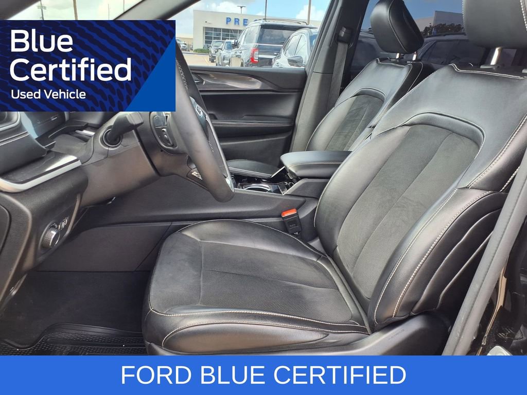 Used 2023 Jeep Grand Cherokee L Laredo RWD image 25