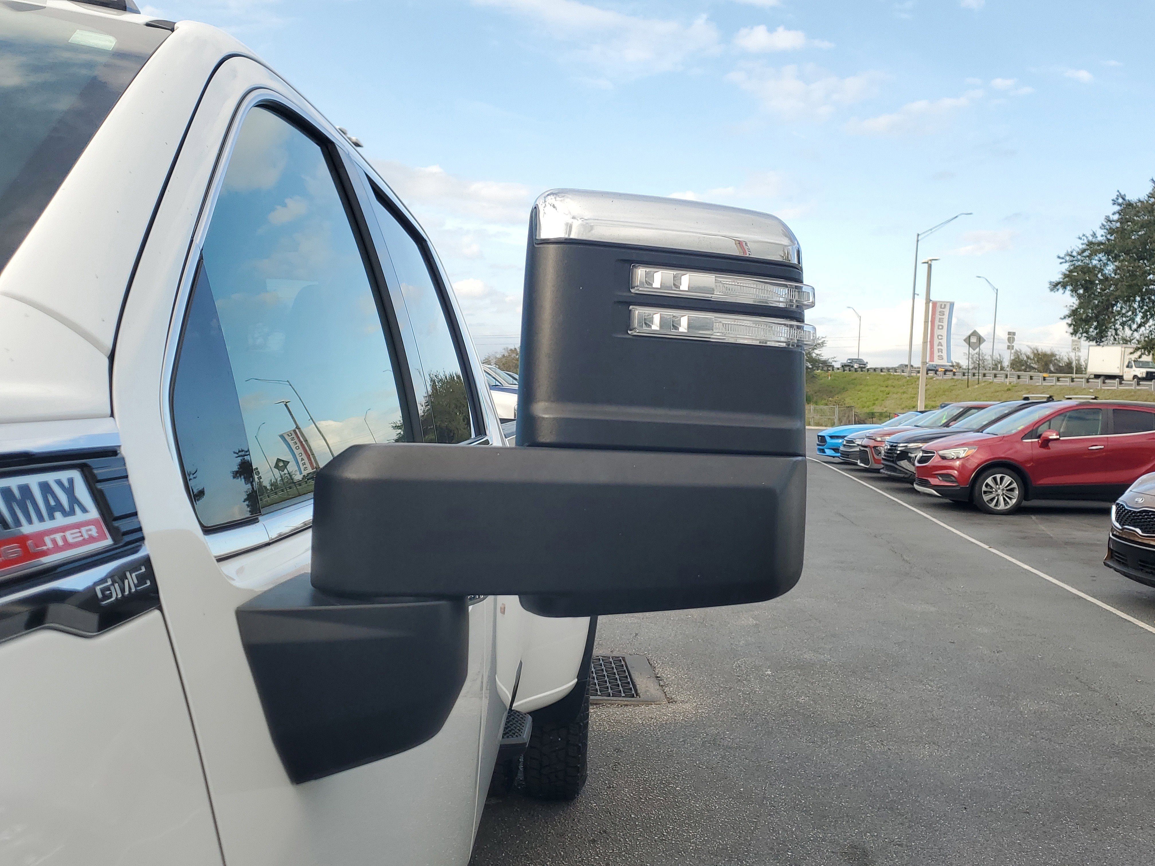 Used 2023 GMC Sierra 3500 Denali w/ Technology Package image 8